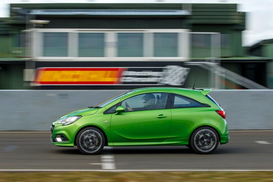  Vauxhall Corsa VXR 2015 года  (фото 27 из 37)